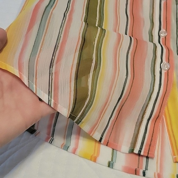 Kut from the Kloth longsleeve button down shirt size S - Picture 10 of 12